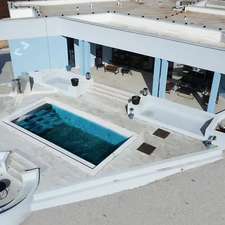 Casa Q Villa *