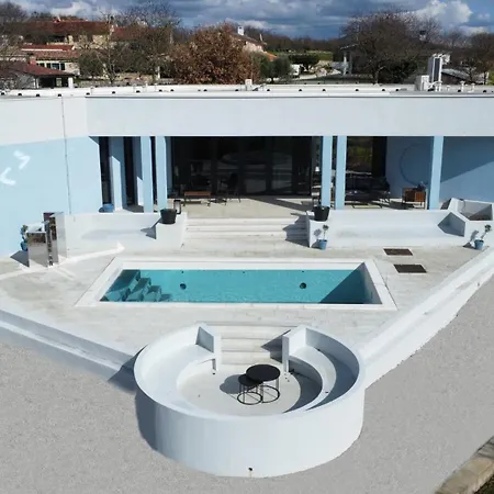 Casa Q Villa *